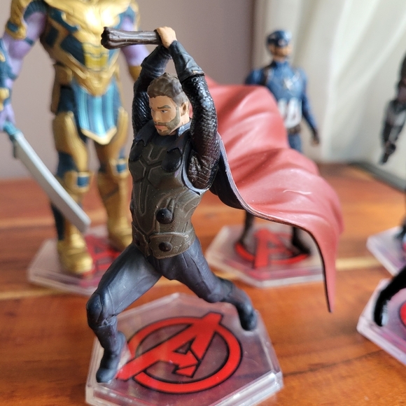 SET OF 5 MARVEL AVENGERS FIGURINES ENDGAME EXCLUSIVE PVC FIGURES - Picture 2 of 11